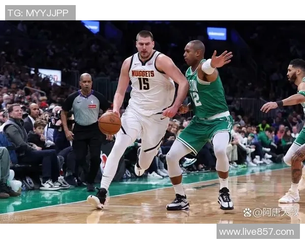 掘金与绿军激战正酣NBA赛季精彩对决引发球迷热议